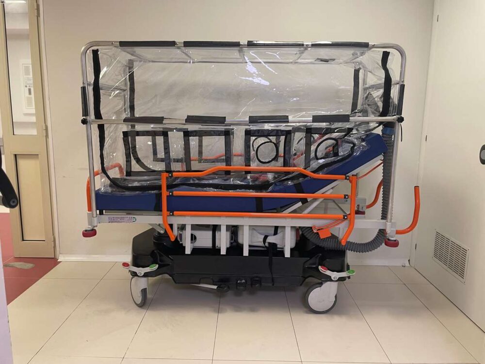STR MK 5: Barella motorizzata con sistema di biocontenimento